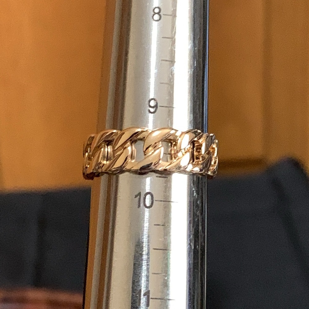 Gold tone link ring size 9.5 - Picture 2 of 3